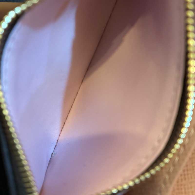 Lv M62361 花紋內粉扣式拉鏈錢包 可議-17