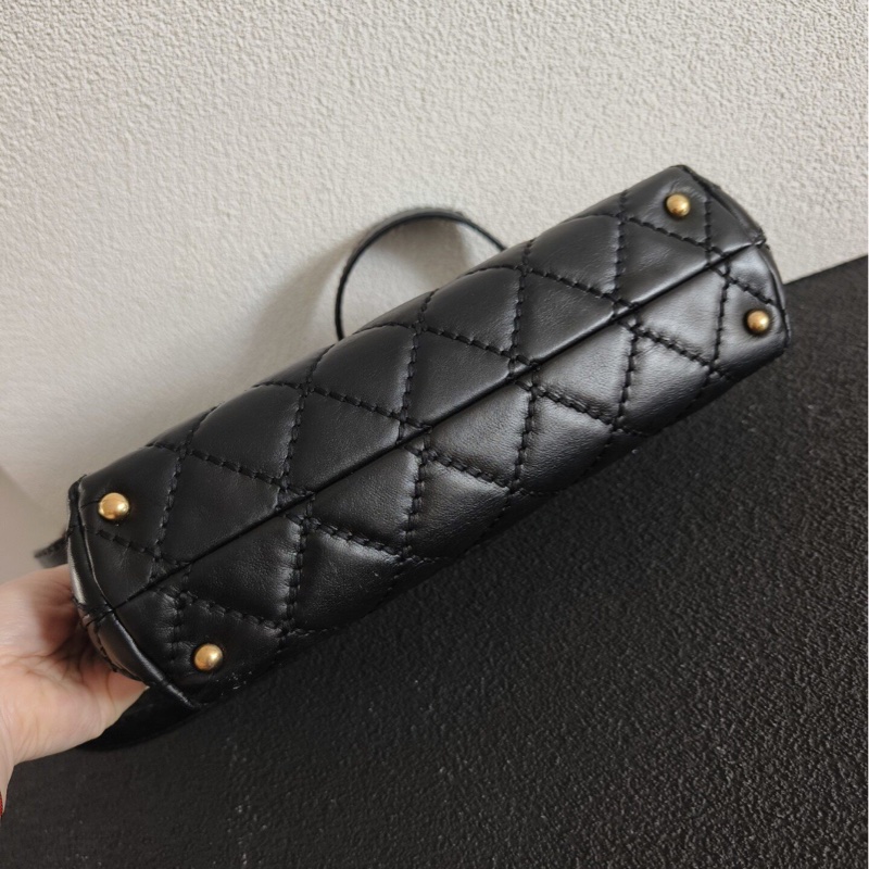 【絕版稀有✨CF系列小可愛💖全網獨有】Chanel黑金方扣外縫線CF小托特單肩包 7開-3