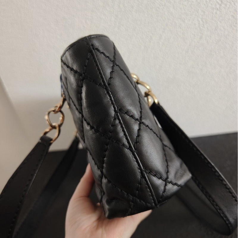 【絕版稀有✨CF系列小可愛💖全網獨有】Chanel黑金方扣外縫線CF小托特單肩包 7開-4