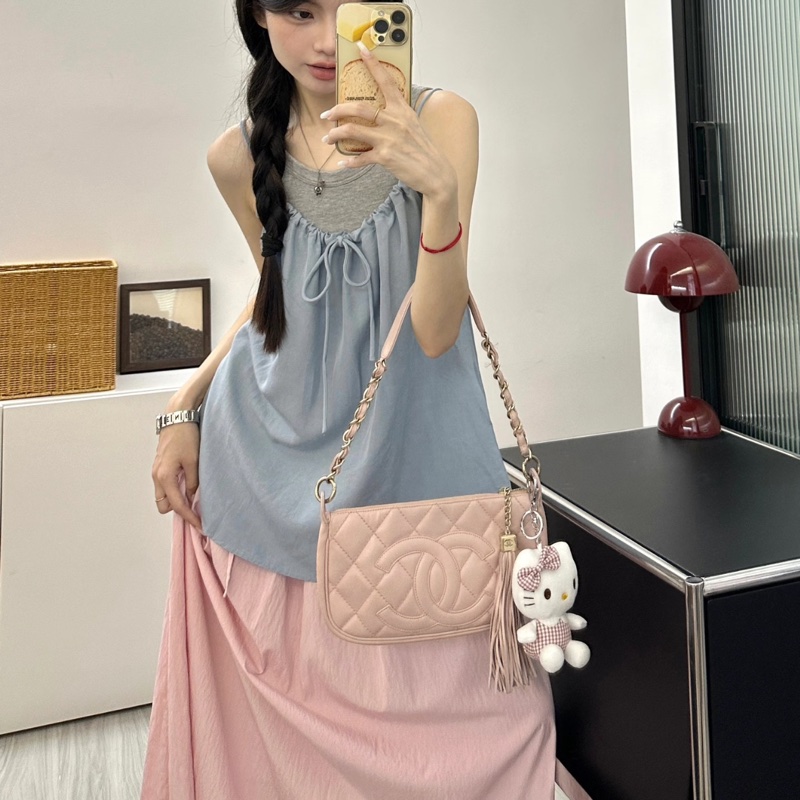 【Jennie同款💖中古甜酷😍全網最低價】CHANEL 櫻花粉金扣 流蘇 手提包|單肩包-1