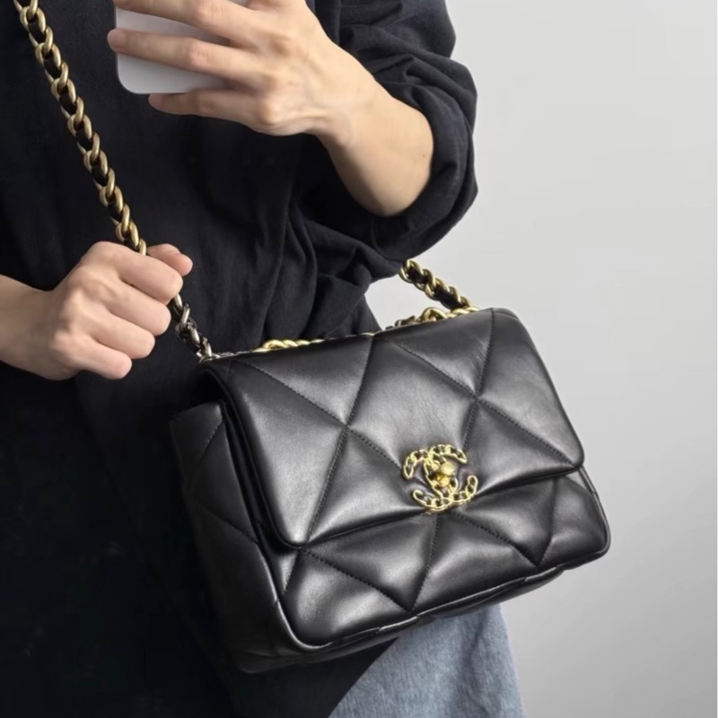 【98新 ✨ 全網最低價！】Chanel香奈兒 19 bag 黑金 小號 晶片新款（下單前先詢問庫存❗️）-0