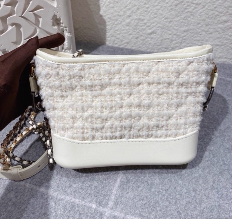 【99新 ✨ 全網最低價！】Chanel 流浪包 小號 白色毛呢 白雪公主 斜挎包（下單前先詢問庫存❗️）-0