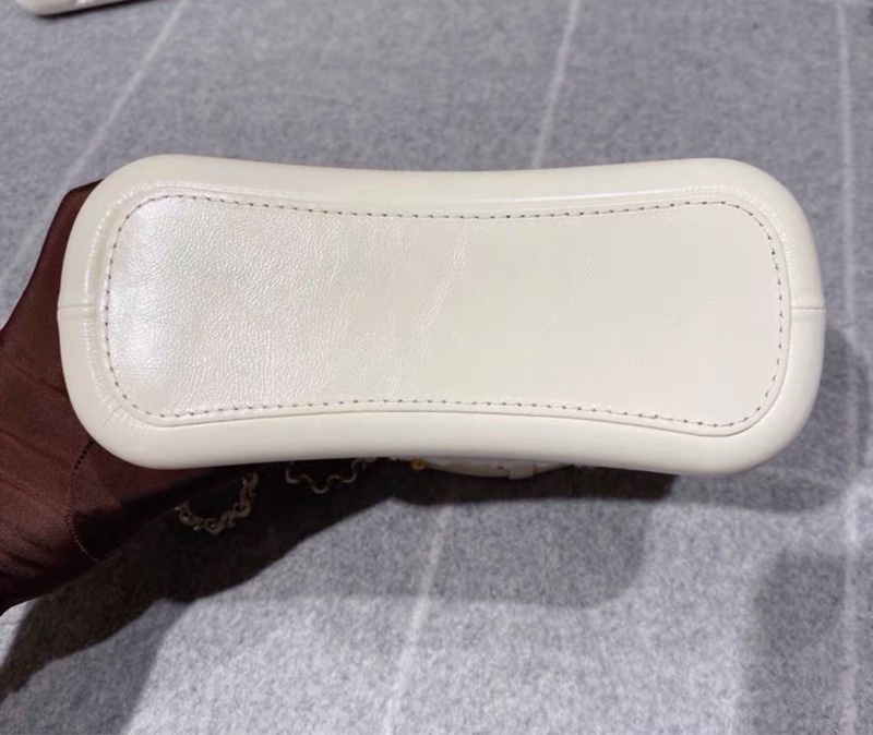 【99新 ✨ 全網最低價!】Chanel 流浪包 小號 白色毛呢 白雪公主 斜挎包(下單前先詢問庫存❗️)-2