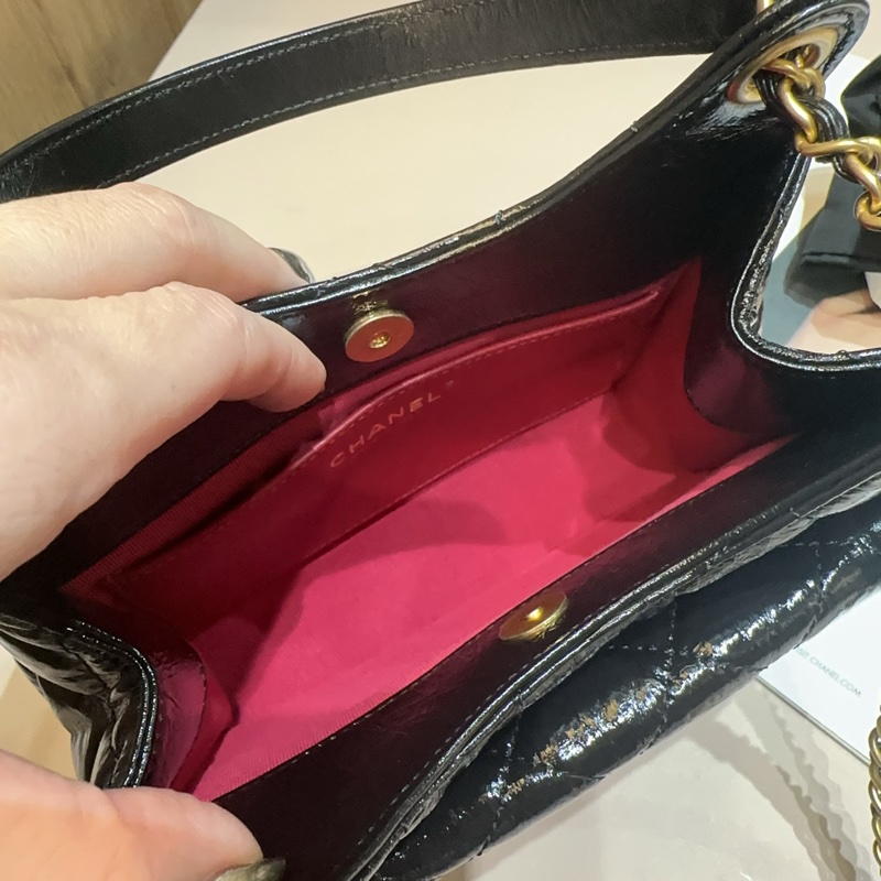 Chanel 黑油蠟皮霧金釦流浪Hobo天貓肩背斜背包-7