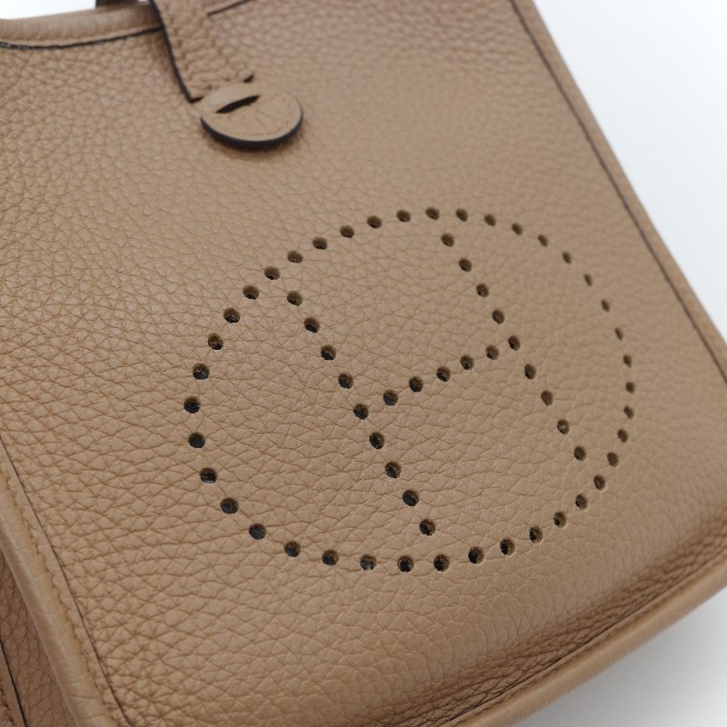 Hermès 愛馬仕 Evelyne 16 TPM 焦糖奶茶色 小牛皮 斜背小包-6