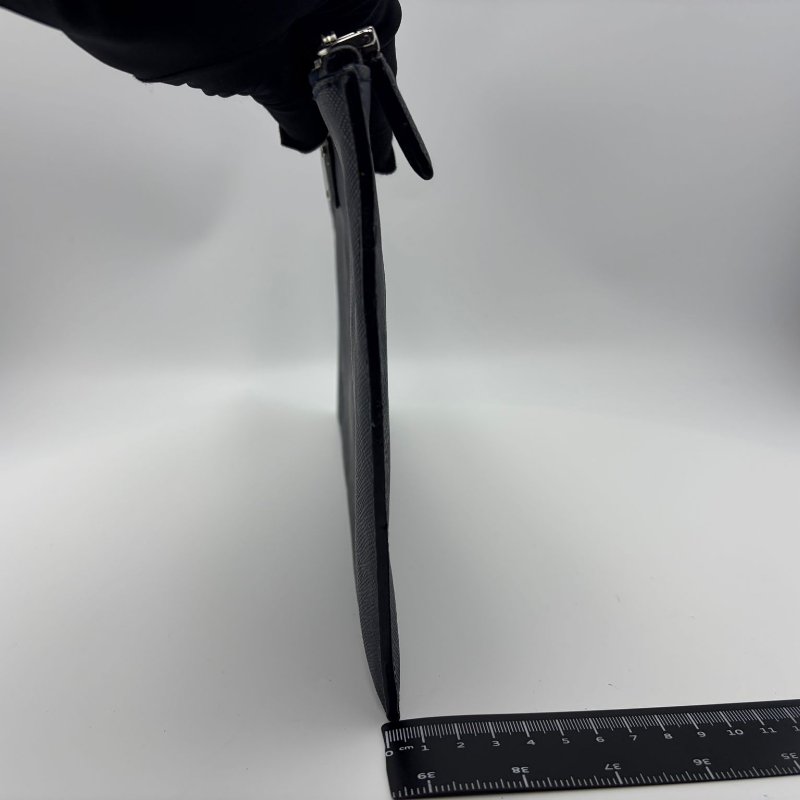 Prada Saffiano 手拿包-1