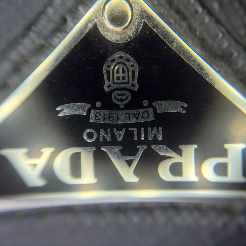 Prada Saffiano 手拿包-4