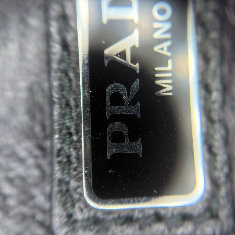 Prada Saffiano 手拿包-7