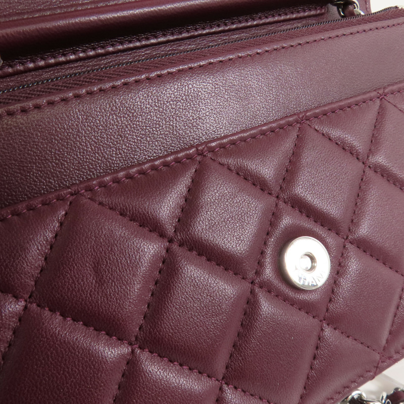 CHANEL 羊皮皮革Wallet On Chain銀扣鏈帶肩背袋-13