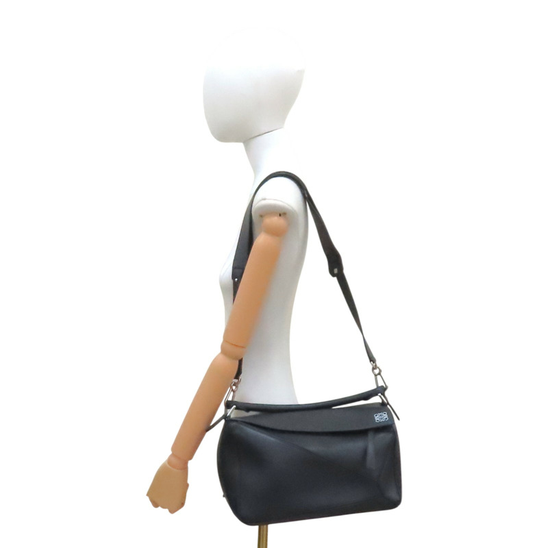 黑色 牛皮 Puzzle 肩背包【LOEWE 羅威】 322.30.S20-12