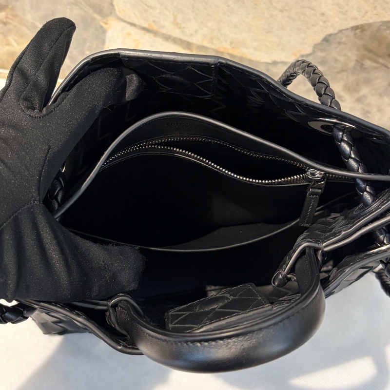 Bottega Veneta 黑銀羊皮 Andiamo 小號-9