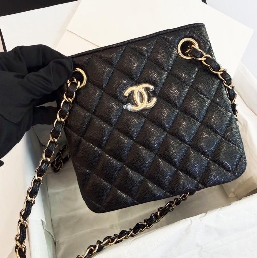 全新CHANEL 25C黑色荔枝金皮穿鏈豆腐包mini tote桶包AS3176-0