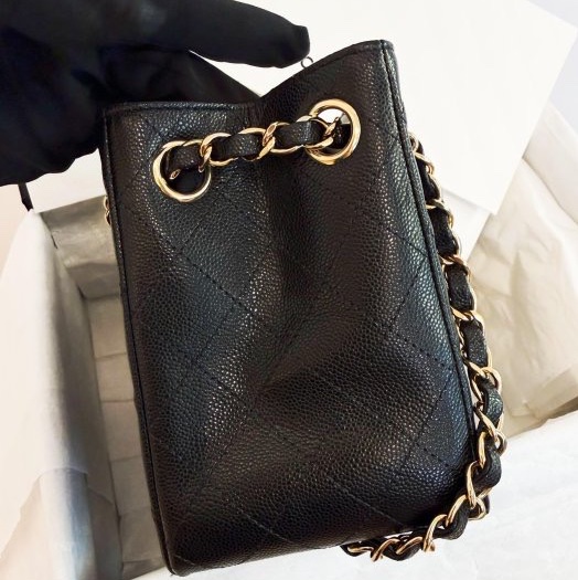 全新CHANEL 25C黑色荔枝金皮穿鏈豆腐包mini tote桶包AS3176-7