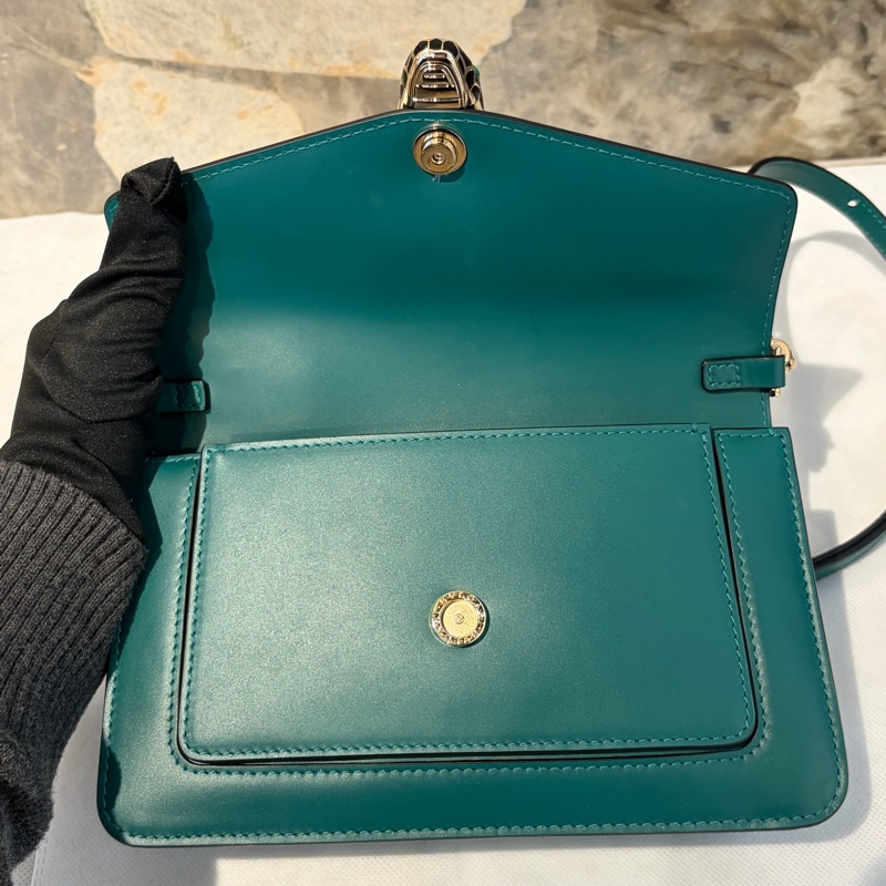 BVLGARI祖母綠牛皮蛇頭橫式斜背包-10