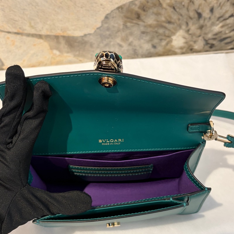 BVLGARI祖母綠牛皮蛇頭橫式斜背包-11