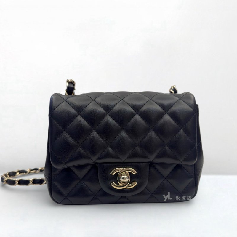 S5327-Chanel 黑羊皮淡金釦方胖子A35200-0