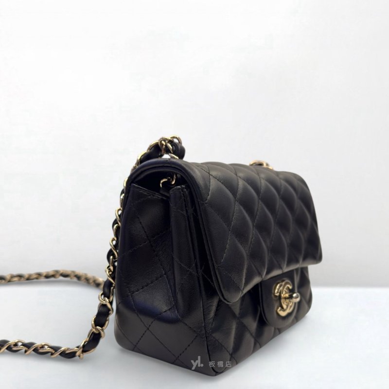 S5327-Chanel 黑羊皮淡金釦方胖子A35200-2