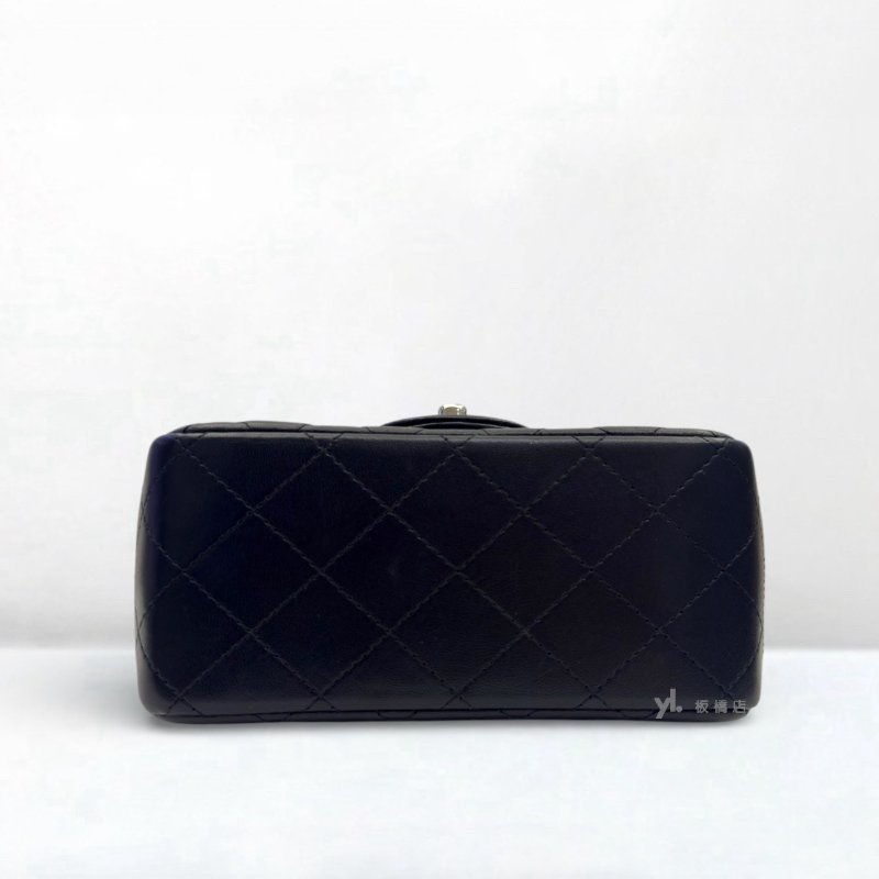 S5327-Chanel 黑羊皮淡金釦方胖子A35200-4