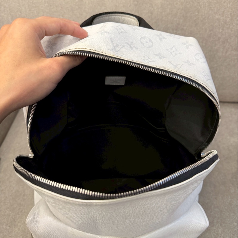 LV白色老花後背包-6