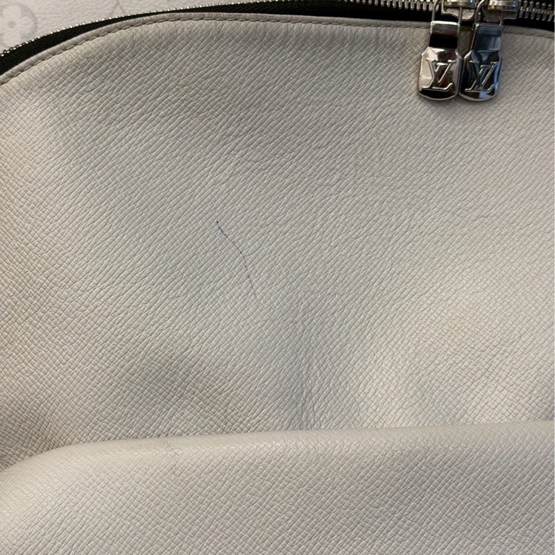 LV白色老花後背包-8