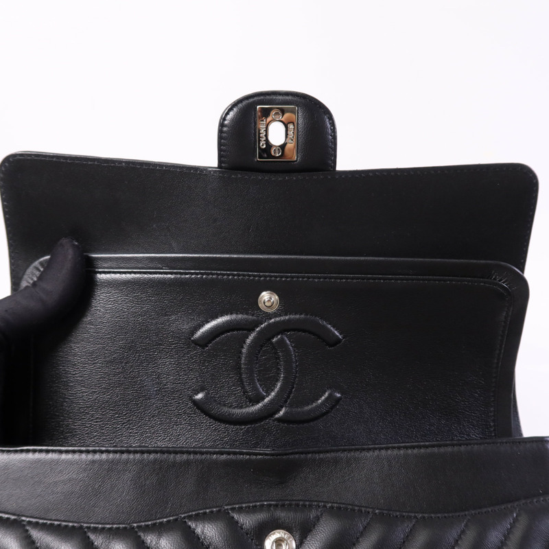 CHANEL 羊皮皮革Classic Flap銀扣鏈帶肩背袋-11