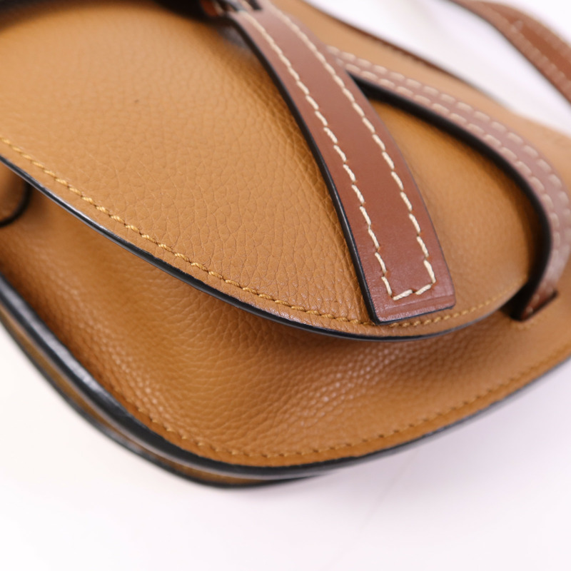 LOEWE 牛皮皮革Gate Medium金扣肩背袋-4