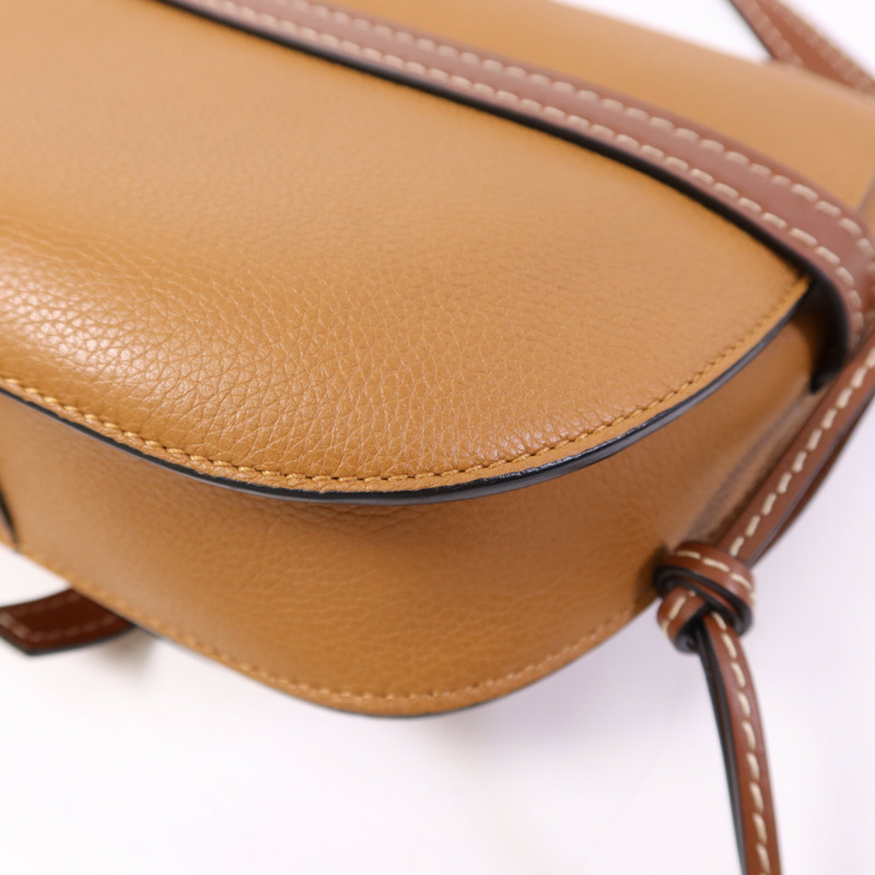 LOEWE 牛皮皮革Gate Medium金扣肩背袋-6