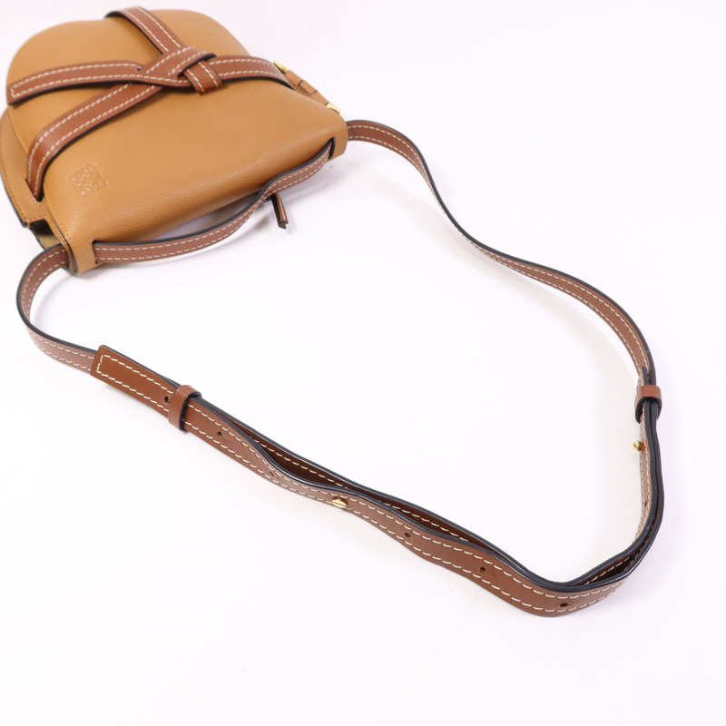 LOEWE 牛皮皮革Gate Medium金扣肩背袋-8