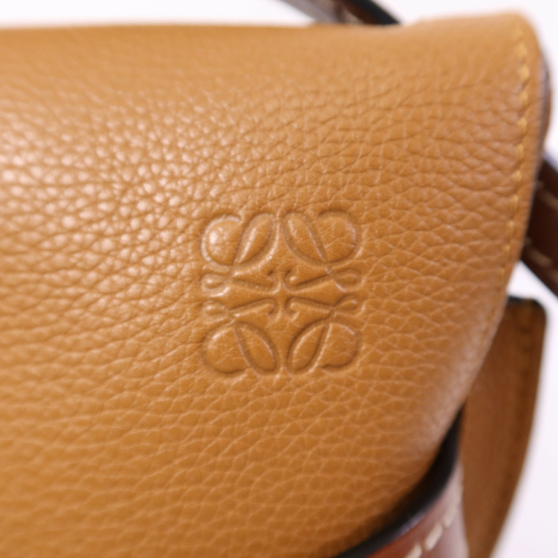 LOEWE 牛皮皮革Gate Medium金扣肩背袋-9