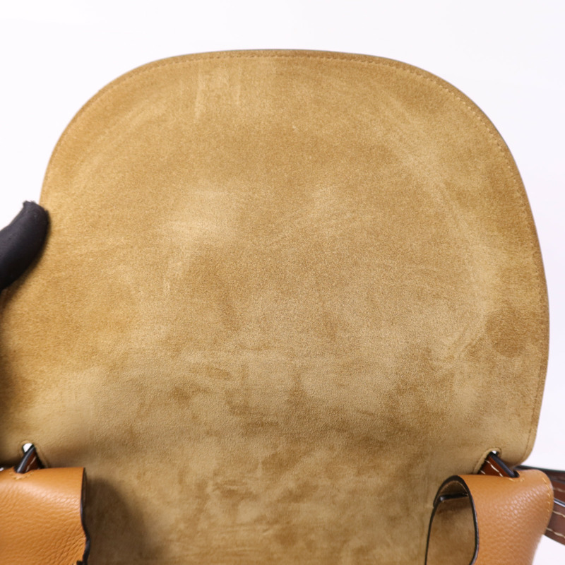 LOEWE 牛皮皮革Gate Medium金扣肩背袋-10