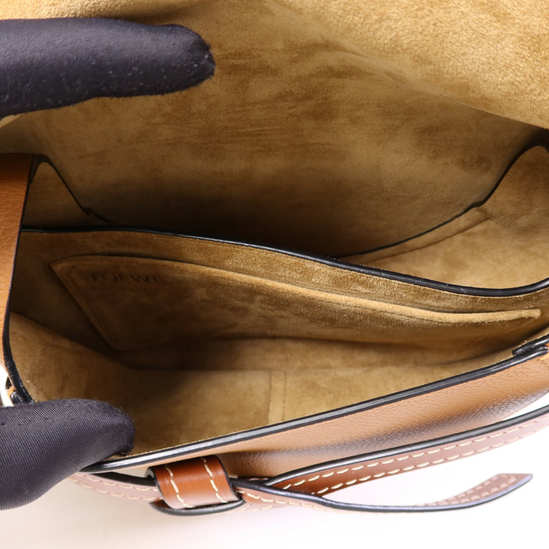 LOEWE 牛皮皮革Gate Medium金扣肩背袋-11