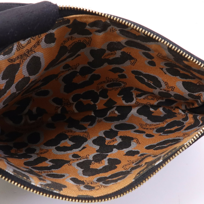 MCM 塗層帆布Clutch金扣手拿包-10