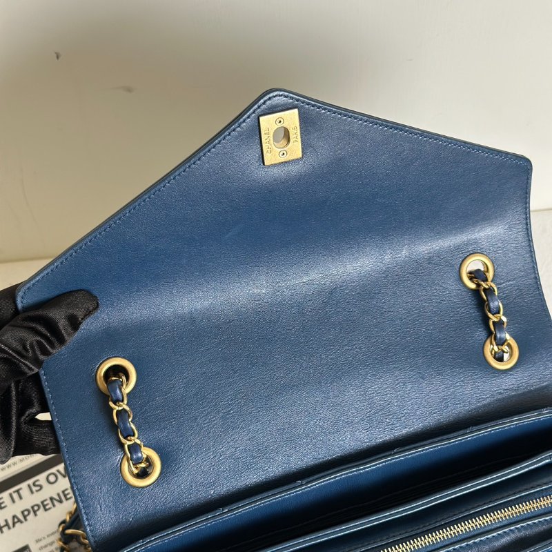 CHANEL 復古V紋信封郵差包 - 藍金25開-6