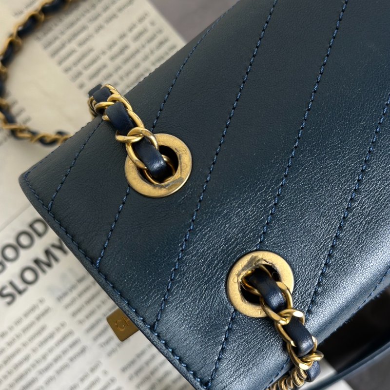 CHANEL 復古V紋信封郵差包 - 藍金25開-8