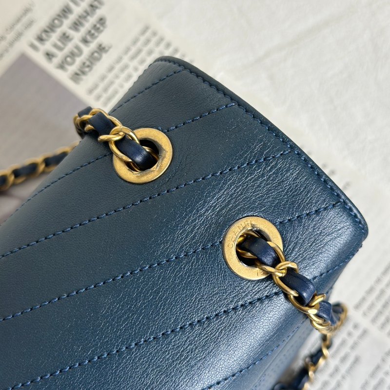 CHANEL 復古V紋信封郵差包 - 藍金25開-9