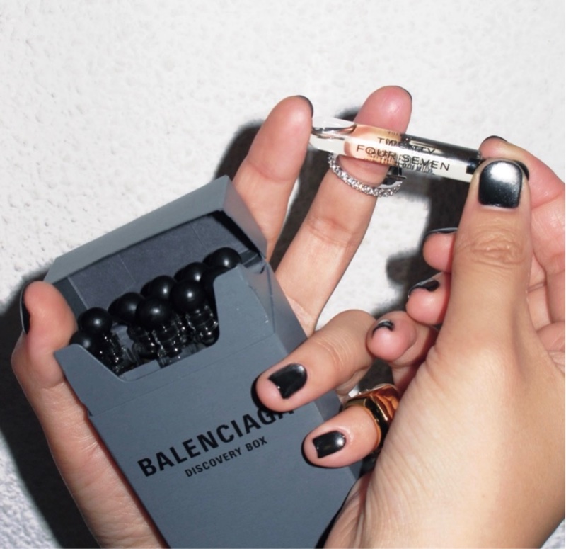 巴黎世家 菸盒 全新-2