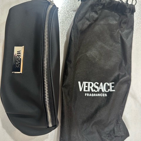 Versace 凡賽斯經典鐵牌圖騰肩胸腰包