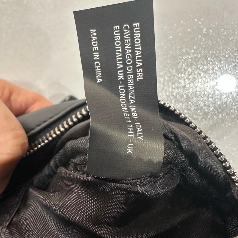 Versace 凡賽斯經典金屬銘牌圖騰 肩背 胸背 腰包-22