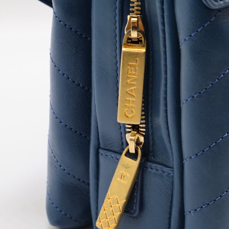 CHANEL 復古V紋信封郵差包 - 藍金25開-15