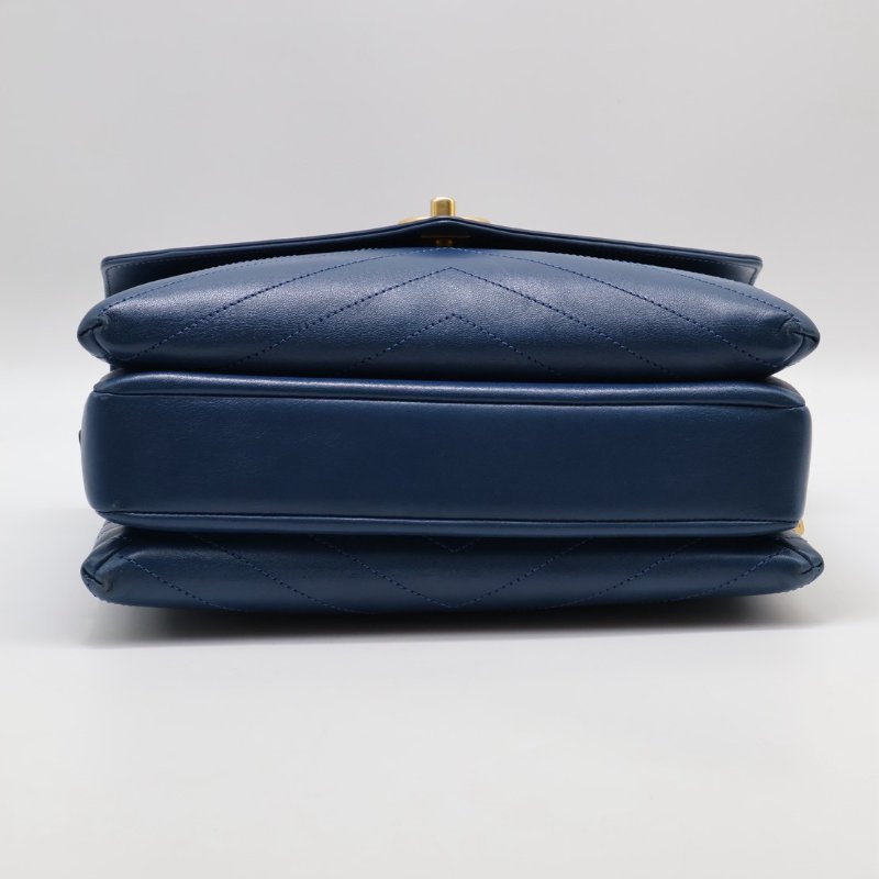 CHANEL 復古V紋信封郵差包 - 藍金25開-21