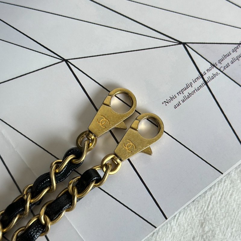 CHANEL Coco handleV字蜥蜴紋壓花手柄 - 中號黑金26開-8