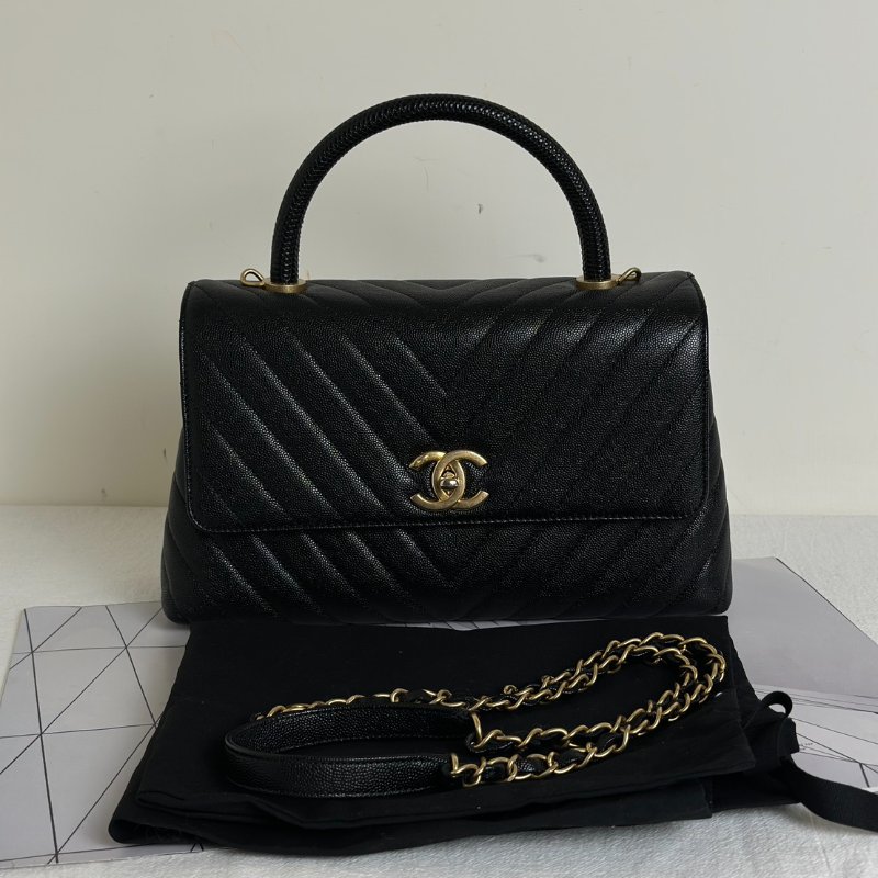 CHANEL Coco handleV字蜥蜴紋壓花手柄 - 中號黑金26開-9