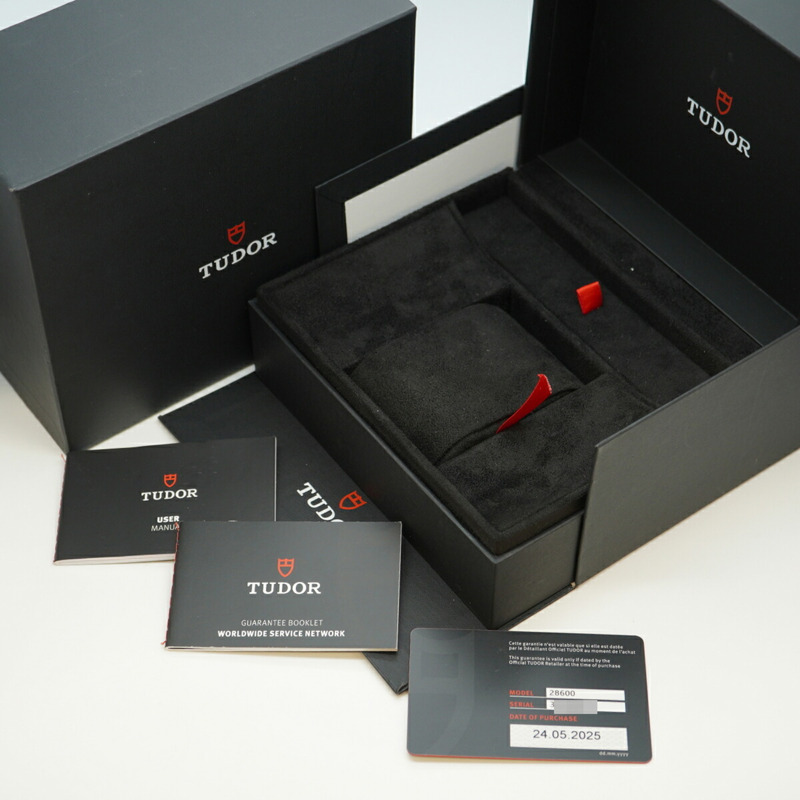 帝舵皇家28600海軍藍錶盤男士腕錶-10