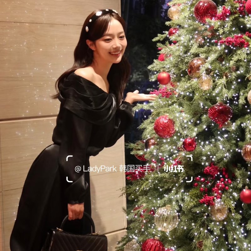 CHANEL Coco handleV字蜥蜴紋壓花手柄 - 中號黑金26開-1