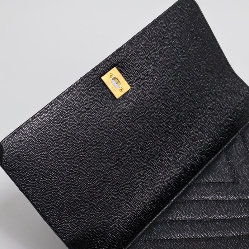 CHANEL Coco handleV字蜥蜴紋壓花手柄 - 中號黑金26開-7