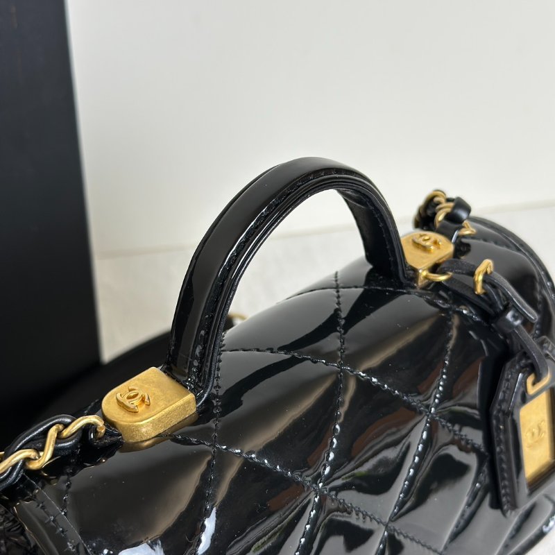 CHANEL 22K漆皮豆腐包 - 黑金-4