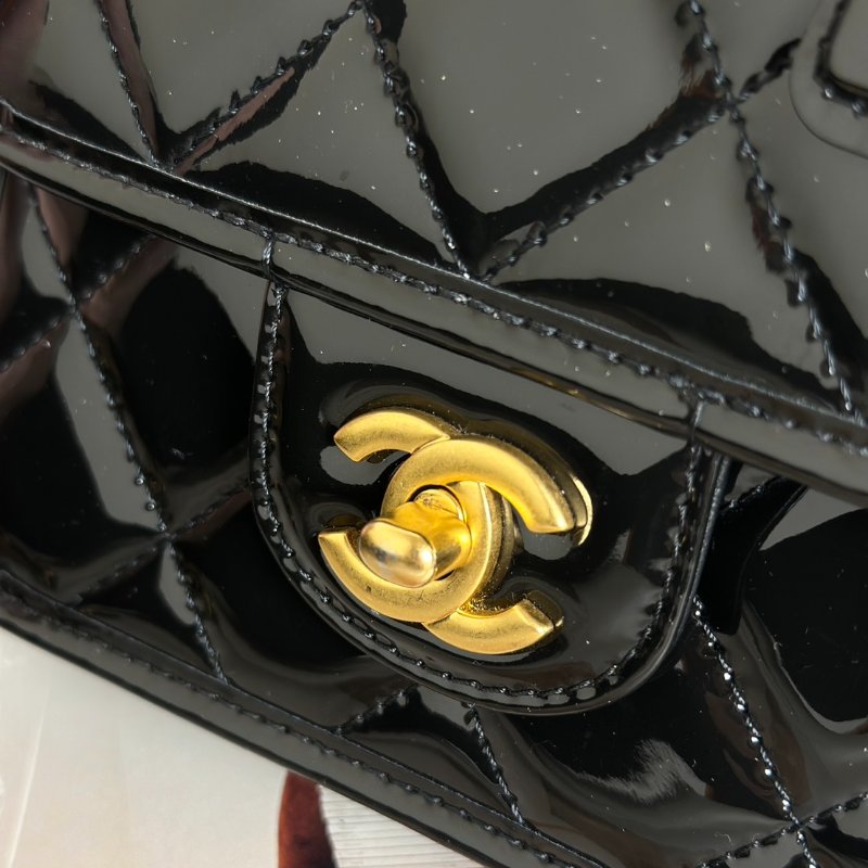 CHANEL 22K漆皮豆腐包 - 黑金-6