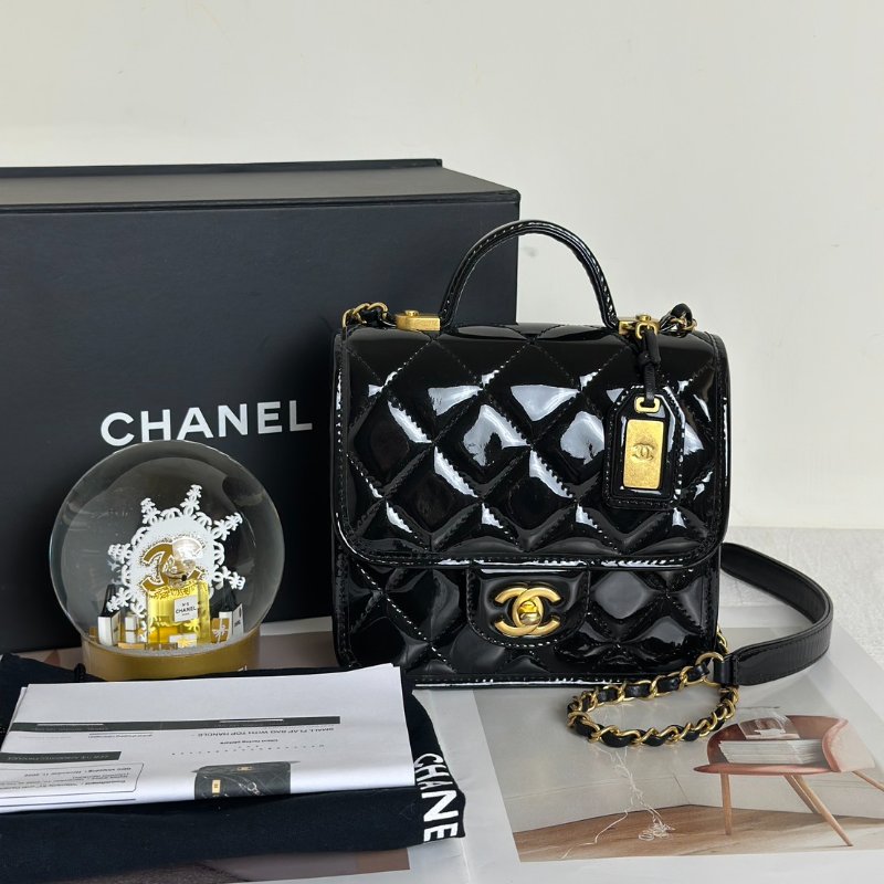 CHANEL 22K漆皮豆腐包 - 黑金-12