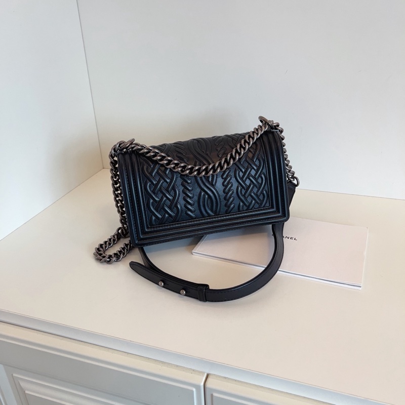 Chanel香奈兒 黑銀藤蔓&麻花浮雕Leboy-1