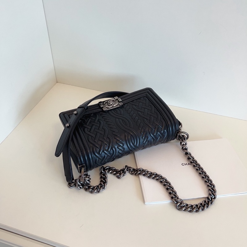 Chanel香奈兒 黑銀藤蔓&麻花浮雕Leboy-3